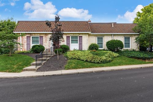 89-2850 Chateau Cir, Columbus, OH, 43221-2555 | Card Image
