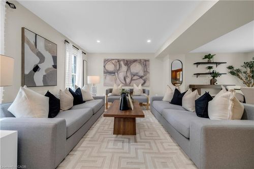 26 Peachtree Cres, Cambridge, ON, N1S4W5 | Card Image