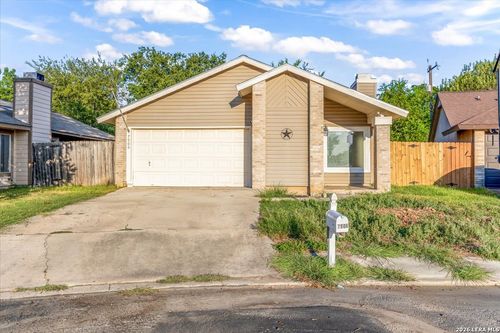 7906 Laurel Bnd, San Antonio, TX, 78250-2814 | Card Image