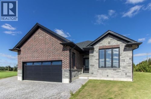 81 Duchess Dr, Delhi, ON, N4B0B3 | Card Image