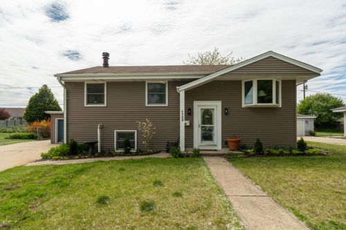 3324 96th St, STURTEVANT, WI, 53177-2661 | Card Image