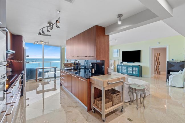 APT-402 - 1600 S Ocean Blvd, Condo with 3 bedrooms, 5 bathrooms and null parking in Pompano Beach FL | Image 4