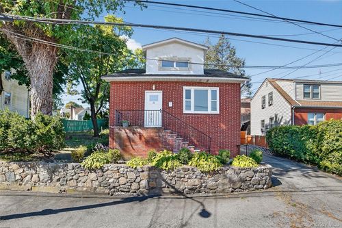 23 Mansion Ave, Yonkers, NY, 10704-1123 | Card Image