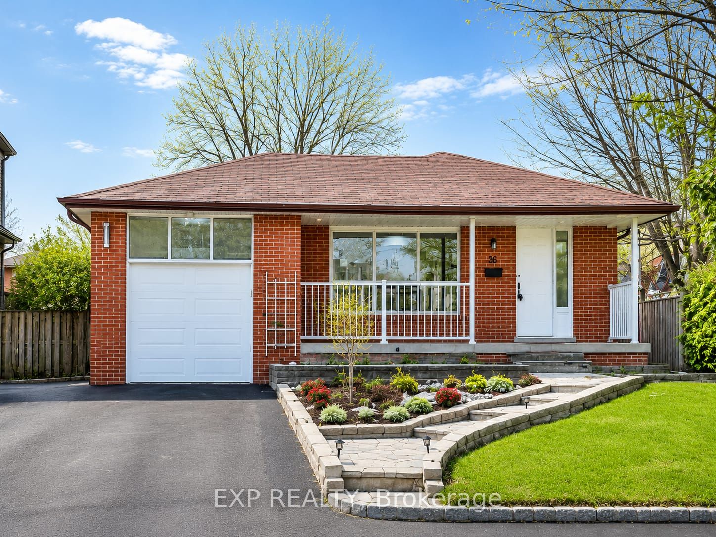 Residential Lease in Toronto E09