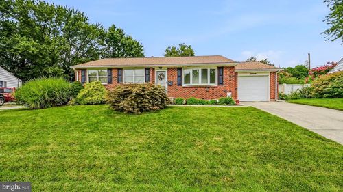 65 Skyline Dr, NEW CASTLE, DE, 19720-2944 | Card Image