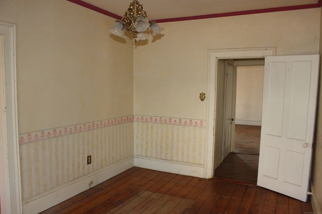107 Whiting St, Home with 0 bedrooms, 2 bathrooms and null parking in Plainville CT | Image 14