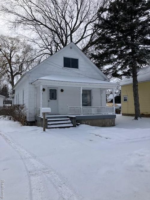 52 Carrington St, Harbor Beach, MI, 48441-1001 | Card Image