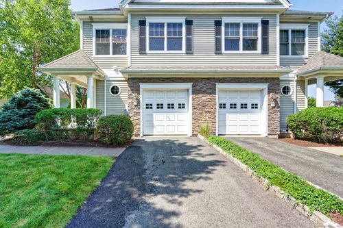 17-17 Turnberry Ln, Bloomfield, CT, 06002-2386 | Card Image