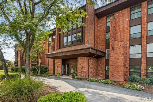 306-585 Coeur De Royale Dr, Saint Louis, MO, 63141-6917 | Card Image
