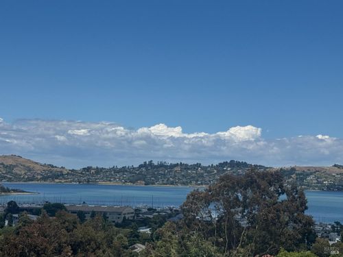 28 Arana Cir, Sausalito, CA, 94965-1603 | Card Image