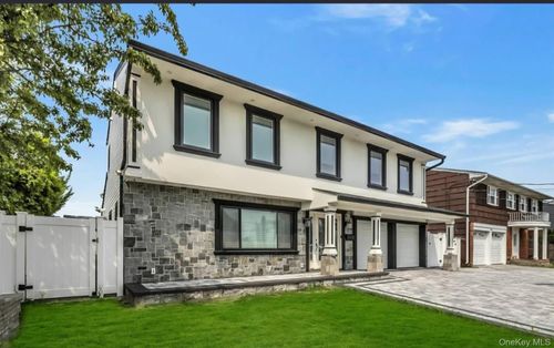 3012 Mandalay Beach Rd, Wantagh, NY, 11793-4632 | Card Image