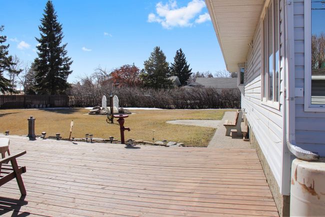 4801 49 Avenue, Home with 3 bedrooms, 2 bathrooms and 2 parking in Forestburg AB | Image 36