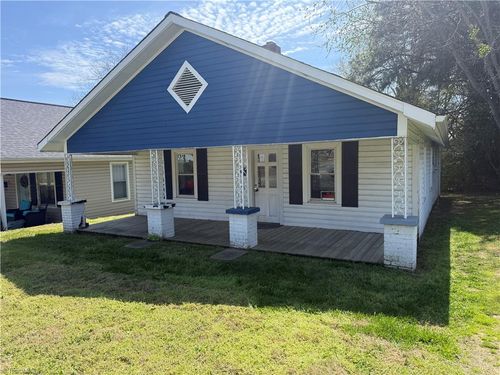 213 W Decatur St, Madison, NC, 27025-1909 | Card Image