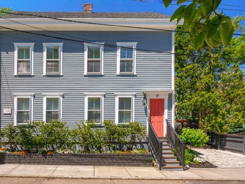 17 Willow St, Newport, RI, 02840-1971 | Card Image