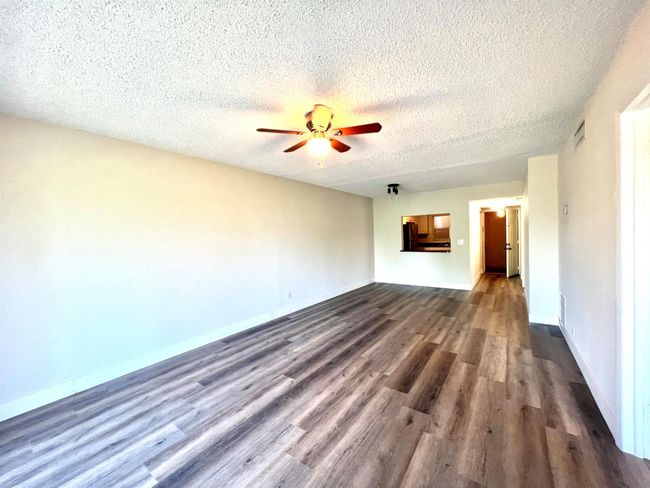 APT-302 - 120 Sparrow Dr, Condo with 2 bedrooms, 2 bathrooms and null parking in Royal Palm Beach FL | Image 5