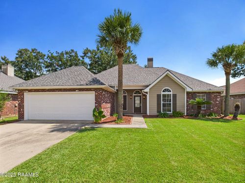 214 Crest Cir, Youngsville, LA, 70592-5466 | Card Image