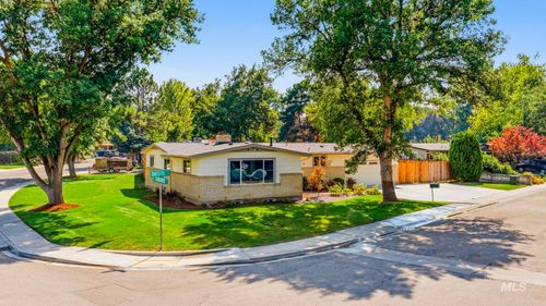 4015 N Bristol St, Boise, ID, 83704-3318 | Card Image