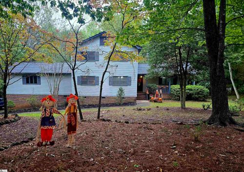 8 Overlook Ct, Greenville, SC, 29609-6819 | Card Image