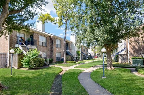 apt-61-3900 Woodchase Dr, Houston, TX, 77042-5826 | Card Image