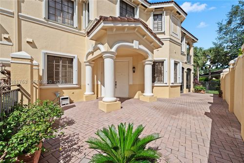 31-2-1634 Passion Vine Cir, Weston, FL, 33326-3660 | Card Image