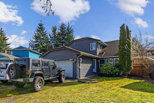 15556 96b Ave, Surrey, BC, V3R7N7 | Card Image