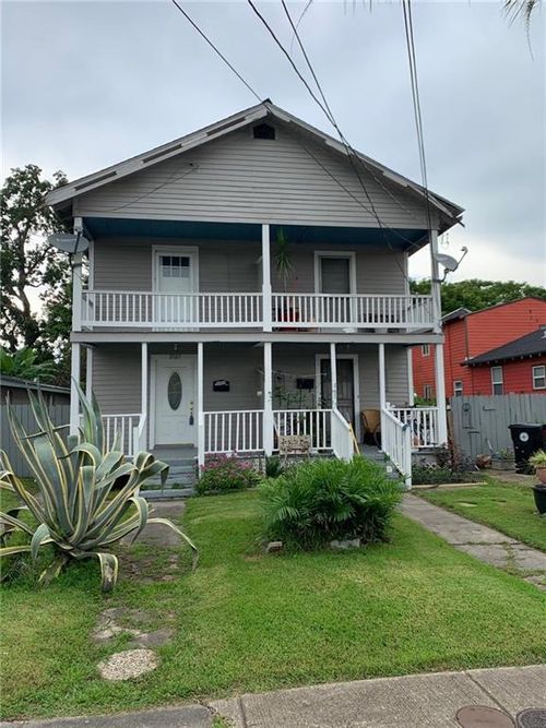 8943 Jeannette St, New Orleans, LA, 70118-1323 | Card Image