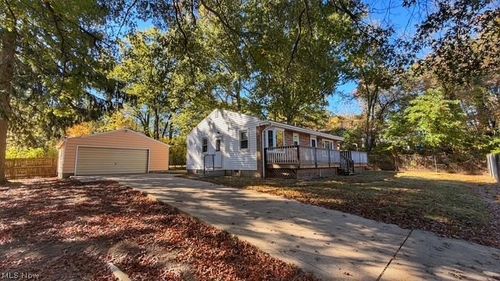 1860 Honodle Ave, Akron, OH, 44305-3002 | Card Image