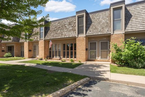 6425 Barrie Rd, Edina, MN, 55435-2301 | Card Image