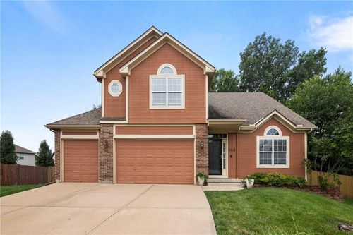 3416 Sw Regatta Dr, Lees Summit, MO, 64082-4083 | Card Image