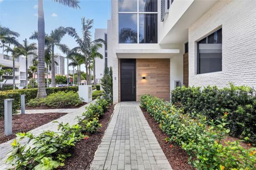 th5-3750 Yacht Club Dr, Aventura, FL, 33180-3508 | Card Image
