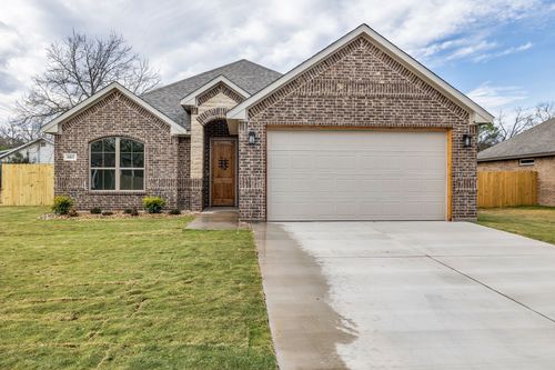 603 Madison St, Cleburne, TX, 76033-5758 | Card Image