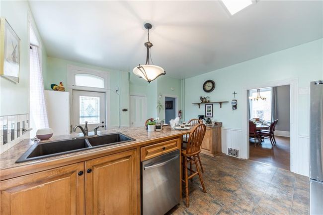 213 Bonnechere St W, House other with 3 bedrooms, 2 bathrooms and 3 parking in Eganville ON | Image 9