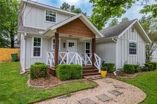 718 W Maple St, Rogers, AR, 72756-3758 | Card Image