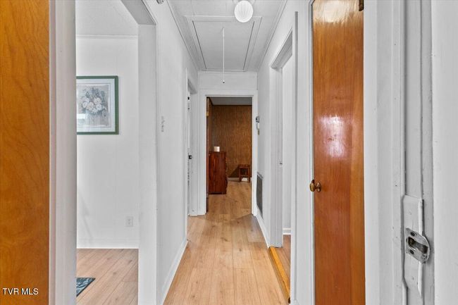 204 E Millpond St, House other with 3 bedrooms, 1 bathrooms and null parking in Kingsport TN | Image 14
