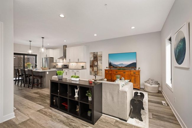 Open concept layout with luxurious upgrades and stylish finishes | Image 9