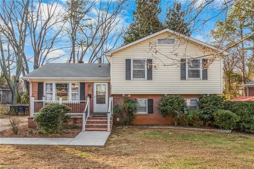 3826 Barkwood Dr, Winston-Salem, NC, 27105-3923 | Card Image