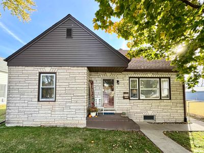 2311 N 9 Th Street, House other with 3 bedrooms, 2 bathrooms and null parking in Clinton IA | Image 2