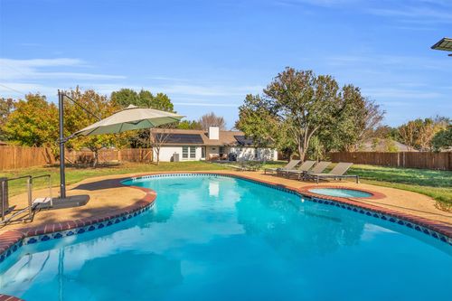 803 Rachelle Dr, Red Oak, TX, 75154-5219 | Card Image