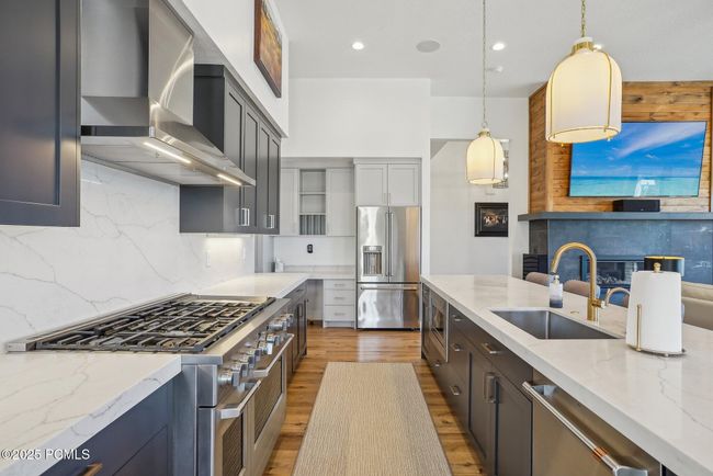 11332 N White Tail Ct, Home with 4 bedrooms, 4 bathrooms and null parking in Hideout UT | Image 12