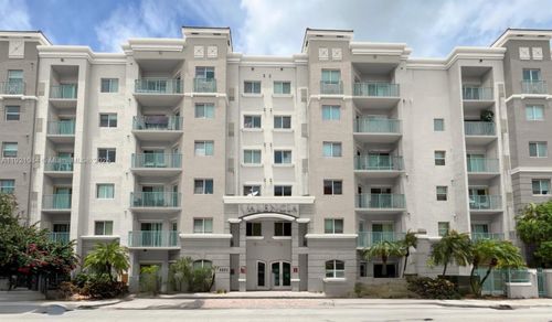 apt-201-6001 Sw 70th St, South Miami, FL, 33143-3421 | Card Image