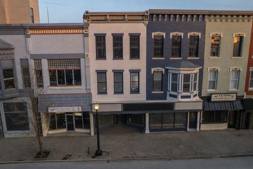201-814 Lincolnway, La Porte, IN, 46350-3411 | Card Image