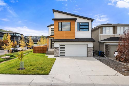 208 Crestmont Dr Sw, Calgary, AB, T3B1G8 | Card Image