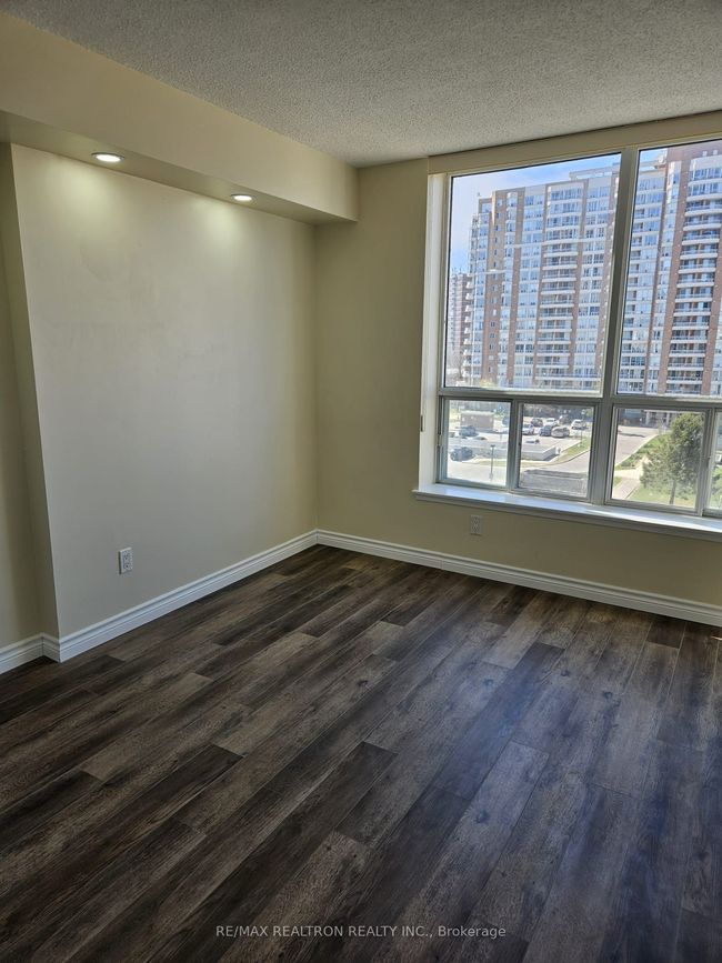 708 - 410 Mclevin Ave, Condo with 3 bedrooms, 2 bathrooms and 1 parking in Scarborough ON | Image 16