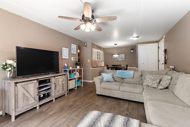 1202 - 5235 James Ln, Condo with 2 bedrooms, 2 bathrooms and 2 parking in Crestwood IL | Image 5
