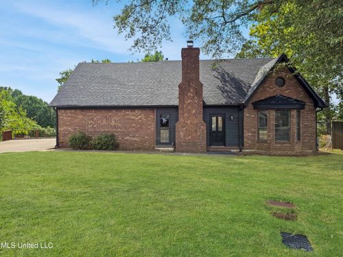 353 Plum Point Pl, Southaven, MS, 38671-3205 | Card Image