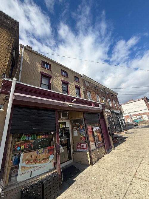 317 Liberty St, Newburgh, NY, 12550-3539 | Card Image