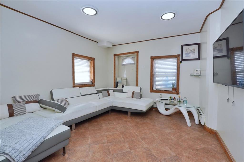 Emerald St, Brooklyn, NY 11208