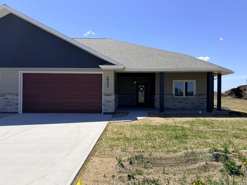 2555 Sutterland Dr, Worthington, MN, 56187 | Card Image