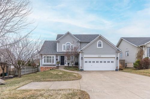 4021 Mountain St, Beamsville, ON, L3J0K9 | Card Image