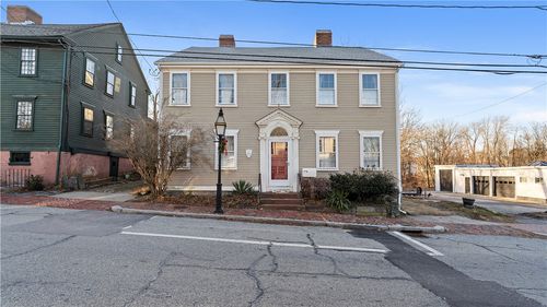 25 Post Road, Warwick, RI, 02888 | Card Image
